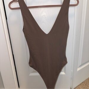 BABATON Contour Vneck Bodysuit Taupe XS
